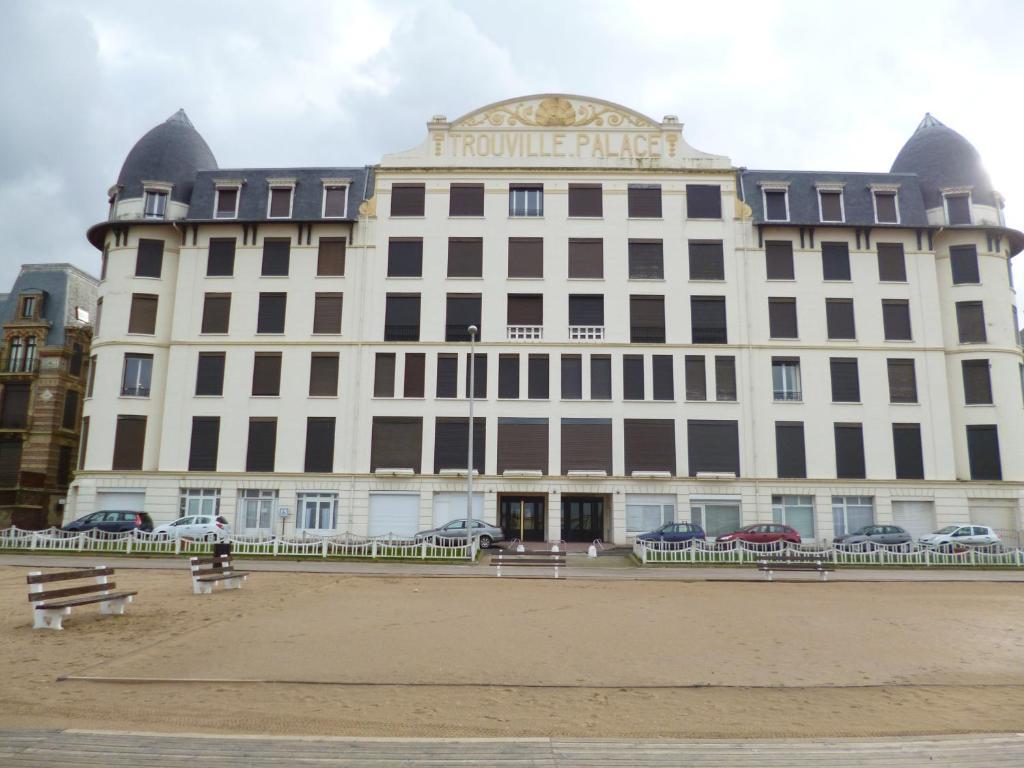 Paradis Les Pieds Sur Le Sable Trouville Palace Eksteriør bilde