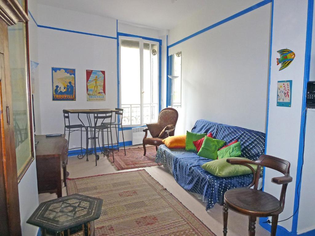 Paradis Les Pieds Sur Le Sable Trouville Palace Rom bilde